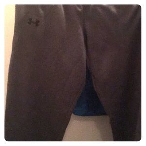 Youth boys Under Armour sweatpants Barely worn!